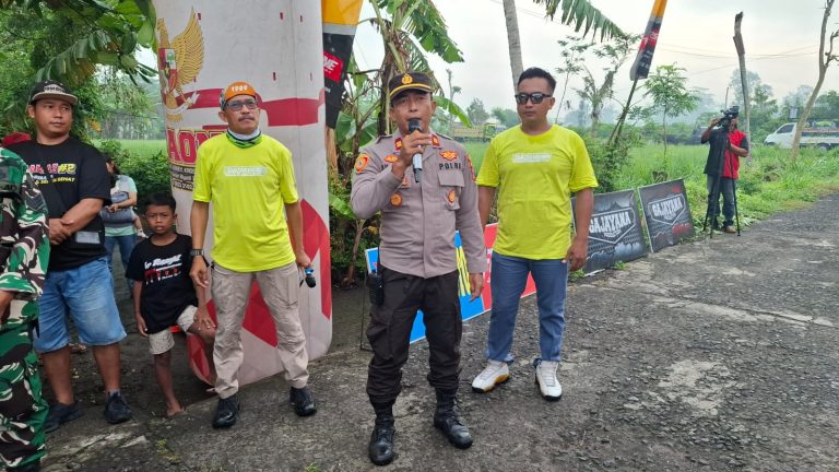 Polsek dan Koramil Yosowilangun Kawal Ketat Gowes Bareng KCC Kramas #2 di Desa Krai