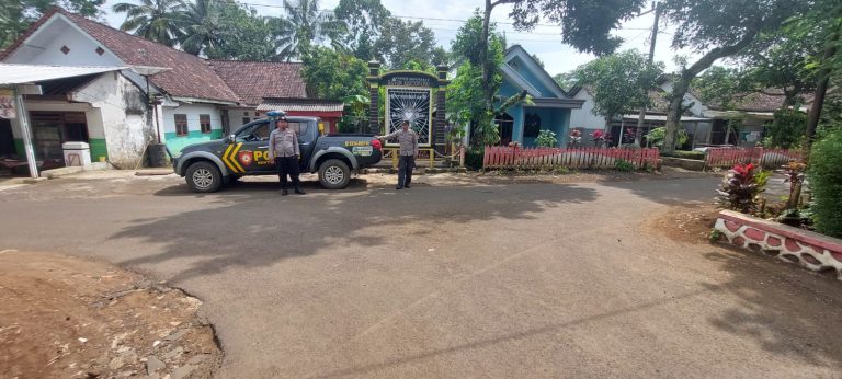 Patroli Siang Hari Polsek Gucialit Ciptakan Situasi Kamtibmas Kondusif