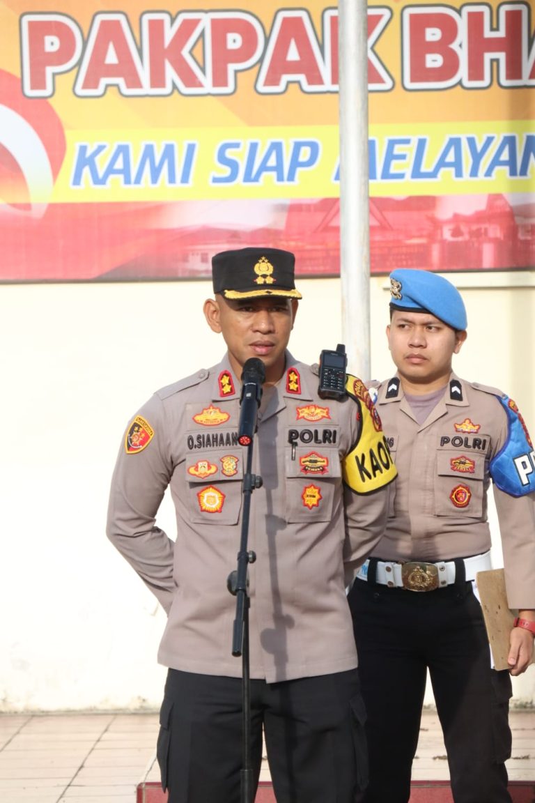Kapolres Pakpak Bharat Pimpin Apel Pagi : Mari Berikan Pelayanan Yang Terbaik Bagi Masyarakat.