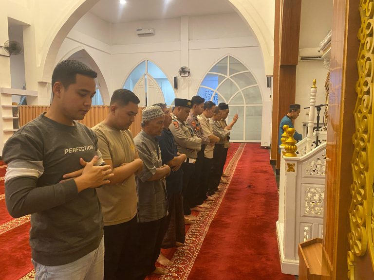 Polres Pasuruan Gelar Salat Gaib untuk Anggota Polri yang Gugur di Way Kanan