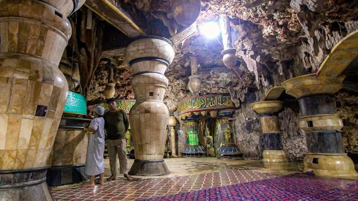 Masjid Aschabul Kahfi yang Dikenal Masjid Perut Bumi
