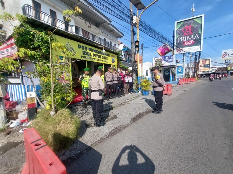 Babinsa turut andil dalam Operasi Ketupat Semeru 2025