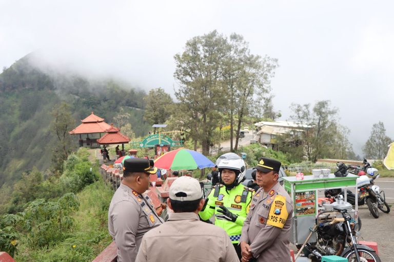 Pastikan aman bencana Alam , Kapolres Tinjau Kawasan Wisata Gunung Bromo Tosari