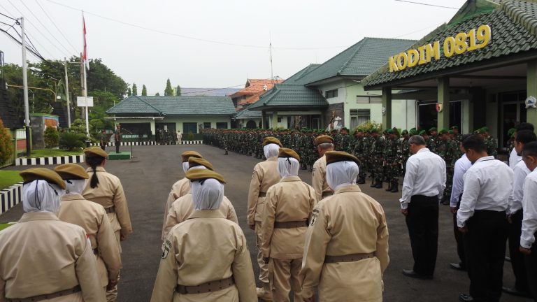Dandim 0819 Pasuruan Bacakan Amanat Panglima TNI pada Upacara 17-an