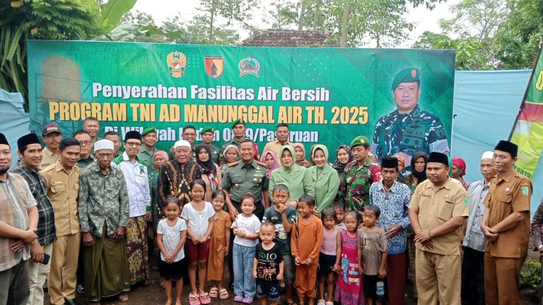 Dandim 0819/Pasuruan Dampingi Danrem 083/BDJ Serahkan Bantuan Sumur Bor