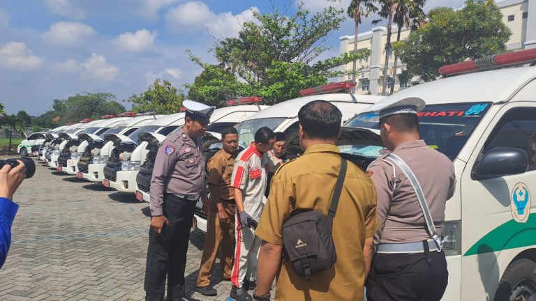 SELURUH SOPIR AMBULAN KABUPATEN PASURUAN DIKUMPULKAN POLISI, ADA APA?