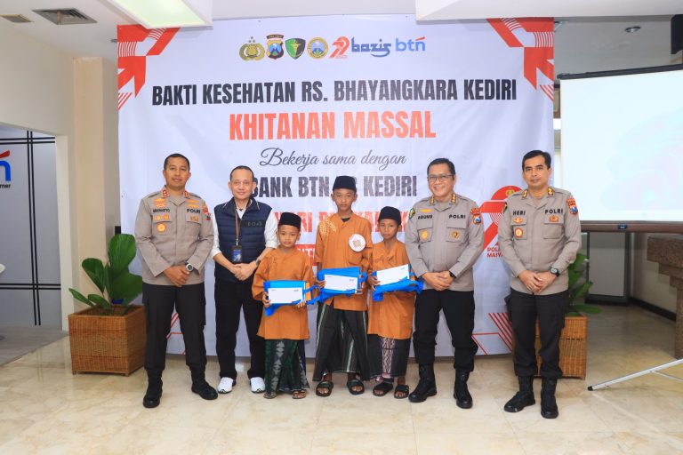 Kolaborasi Polres Kediri Kota Bersama RS Bhayangkara dan BTN Gelar Khitanan Gratis di Hari Bhayangkara ke -79 