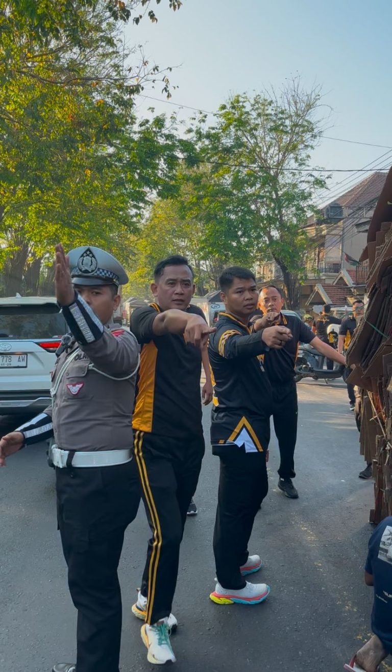Satlantas Pasuruan Evakuasi Cepat Kecelakaan Pick-up di Bangil