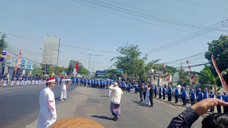Santri Ponpes DALWA Bersama TNI-Polri Semarakkan HUT RI ke-80 dengan Upacara Khidmat**
