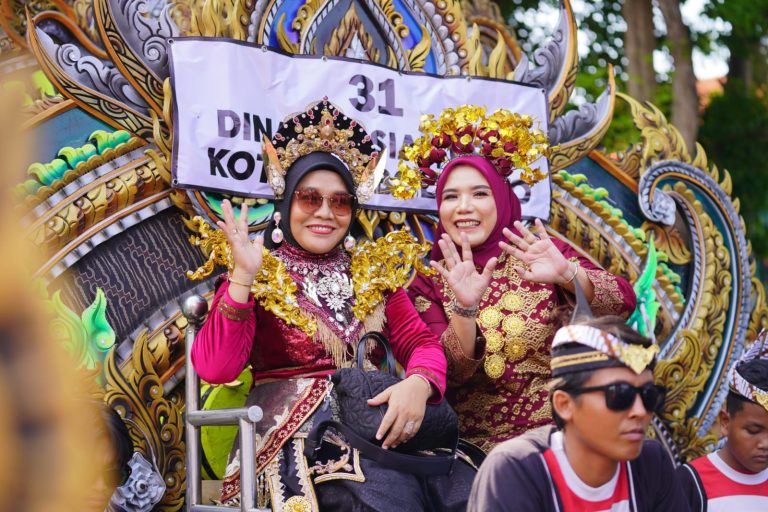 Warga Tumpah Ruah, Pawai Budaya Kembali Sajikan Hiburan dan Budaya di Momen Hari Jadi Kota