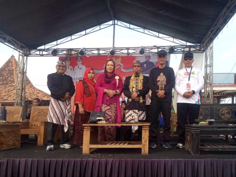 Pemdes Oro Oro Ombo Wetan Gelar Karnaval Kirab Budaya 2025