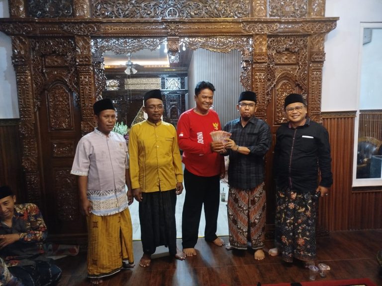 Kepala Desa Oro Oro Ombo Wetan Resmi Membubarkan Panitia Karnaval Kirab Budaya 2025