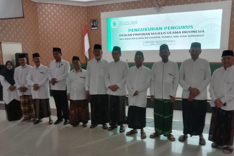 KETUA DEWAN PERTIMBANGAN MUI JOMBANG HADIRI PENGUKUHAN PENGURUS MUI KECAMATAN GUDO, KECAMATAN TEMBELANG KECAMATAN KESAMBEN DAN KECAMATAN SUMOBITO