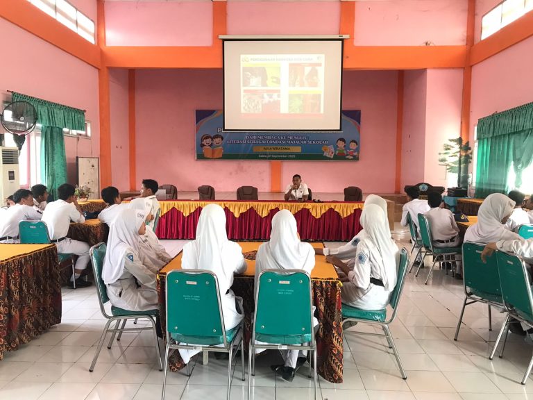 Satresnarkoba Polres Pasuruan Gelar Penyuluhan Bahaya Narkoba di SMPN 1 Bangil