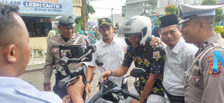 Operasi Zebra 2025, Satlantas Polres Pasuruan Tertibkan Kendaraan Pelajar di SMAN 1 Pandaan