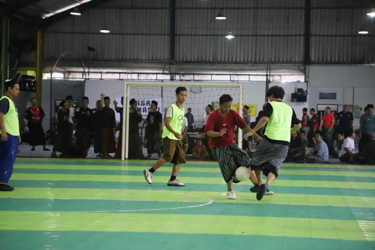 Kapolres Kediri Cup 2025 Futsal Sarungan HIMASAL dan LIM Kediri Raya Berlangsung Meriah