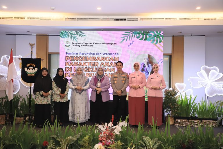 Yayasan Kemala Bhayangkari Kediri Kota Gelar Seminar Parenting, Dorong Terwujudnya Keluarga Tangguh Berkarakter