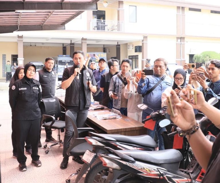 Gratis, Polres Kediri Kota Temukan dan Kembalikan Motor Hilang kepada Pemiliknya