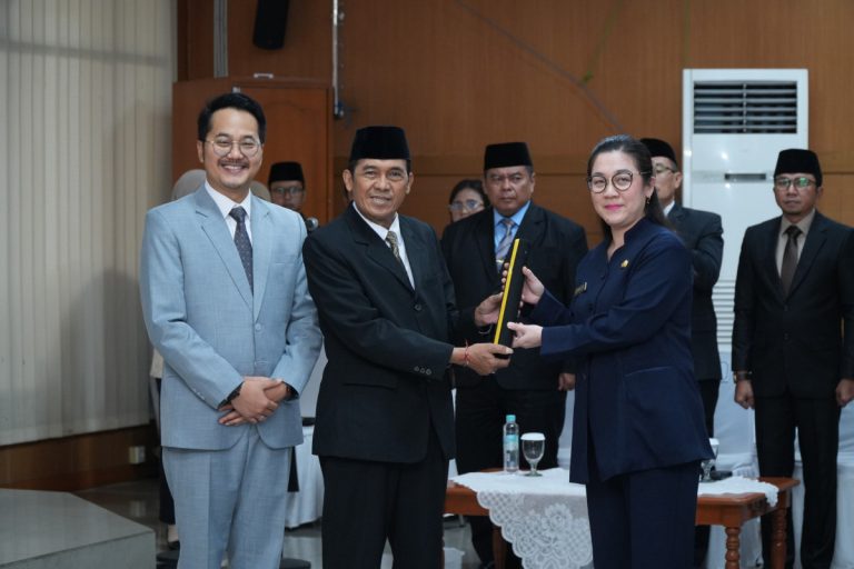 Pelantikan Pejabat Administator, Pengawas, Fungsional dan Kepala UPTD PUSKESMAS