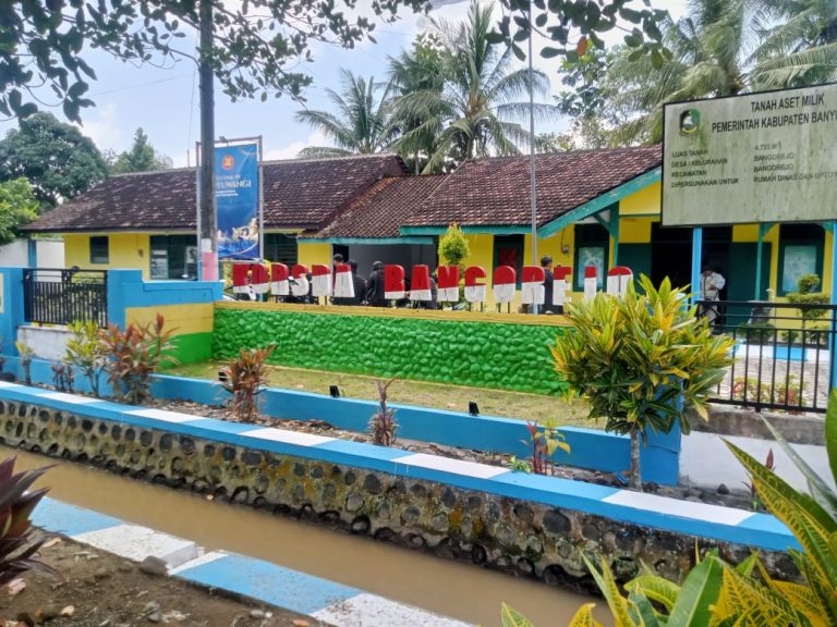 Soal Penataan Sempadan Sungai di Kecamatan Tegal Sari Warga Pertanyakan Alih Fungsi dan Relokasi Warung Kopi